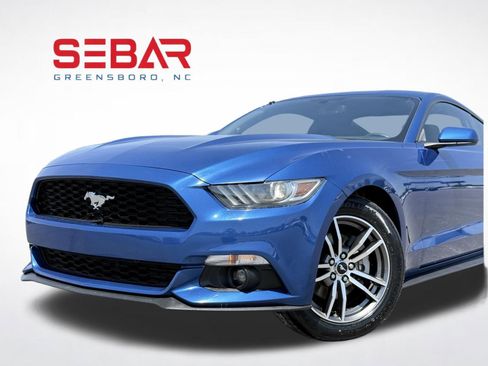 Used 2017 Ford Mustang Coupe RWD image 2