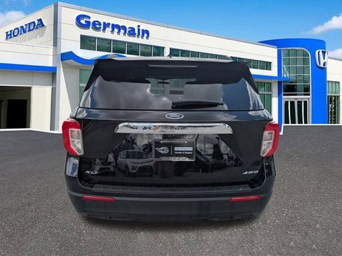 Used 2023 Ford Explorer XLT AWD/4WD image 6