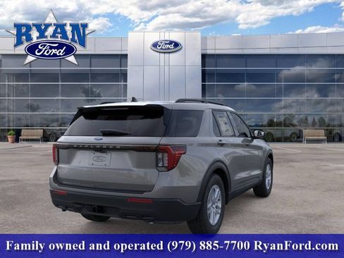 New 2026 Ford Explorer Active RWD image 8
