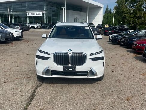 Used 2024 BMW X7 xDrive40i w/ Premium Package AWD/4WD image 2
