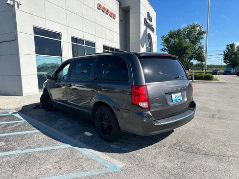 Used 2019 Dodge Grand Caravan GT FWD image 4