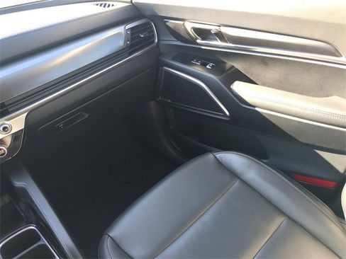 Used 2024 Kia Telluride LX image 18