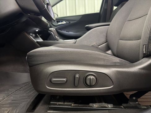 Used 2016 Chevrolet Malibu LT image 11