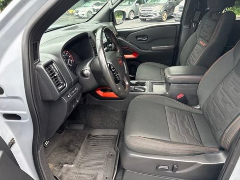 Used 2024 Nissan Frontier PRO-4X w/ Technology Package AWD/4WD image 11