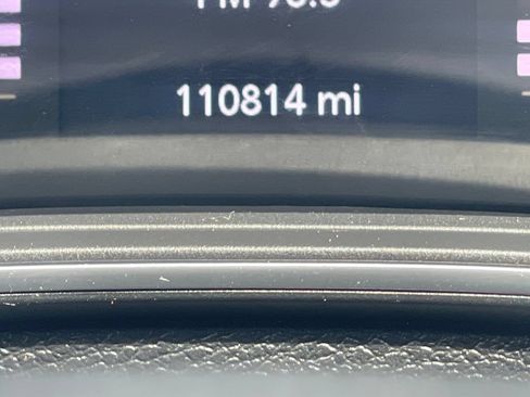 Used 2019 Jeep Cherokee Latitude Plus w/ Comfort/Convenience Group AWD/4WD image 24
