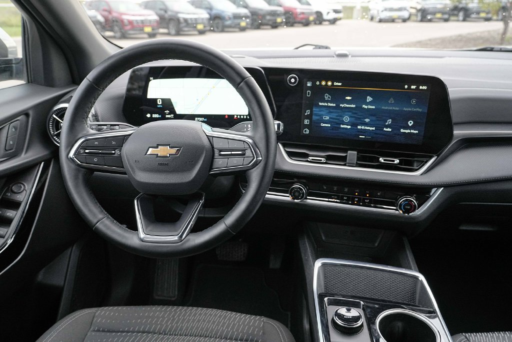 Used 2026 Chevrolet Equinox LT AWD/4WD image 30