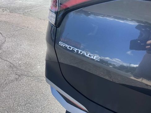 Used 2024 Kia Sportage EX AWD/4WD image 5