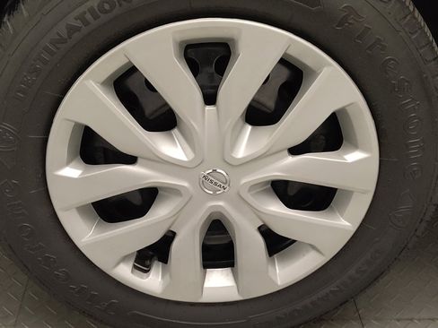 Used 2020 Nissan Rogue S FWD image 31