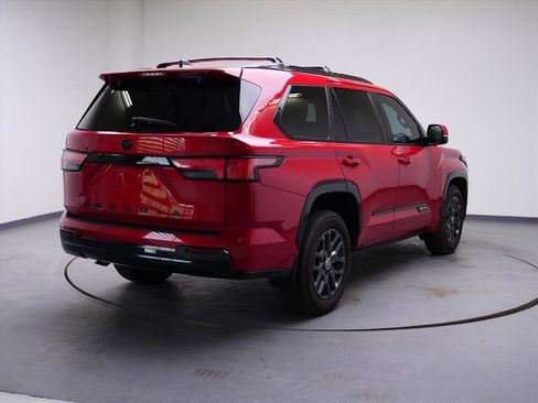 Used 2024 Toyota Sequoia Platinum AWD/4WD image 6