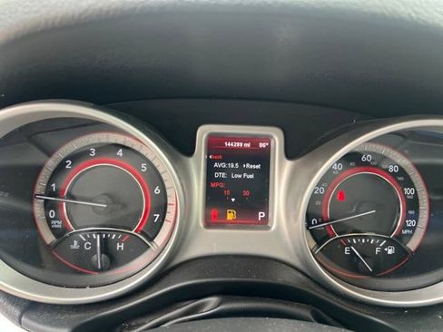 Used 2012 Dodge Journey SXT FWD image 21
