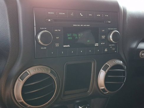 Used 2018 Jeep Wrangler Sport AWD/4WD image 25