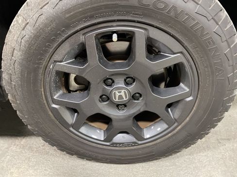 Used 2025 Honda Pilot TrailSport image 48