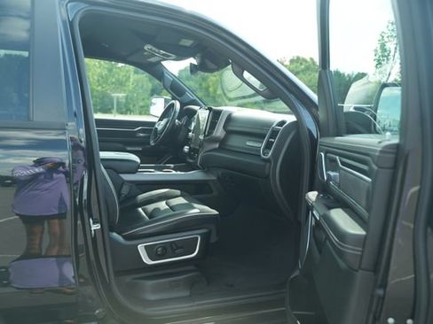 Used 2023 RAM 1500 Laramie AWD/4WD image 18