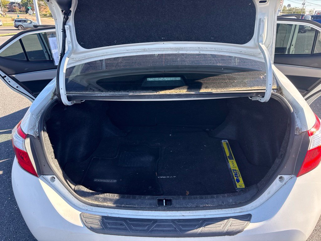 Used 2016 Toyota Corolla LE w/ Body Protection Package #1 FWD image 10