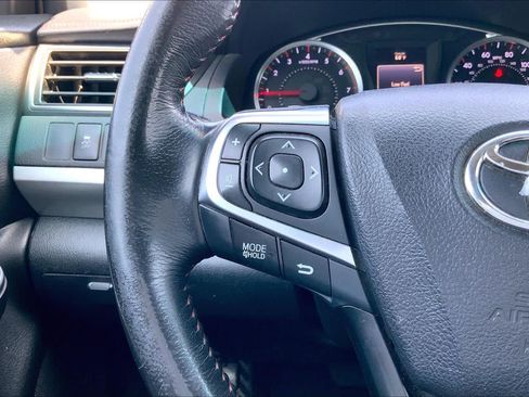 Used 2016 Toyota Camry SE FWD image 23