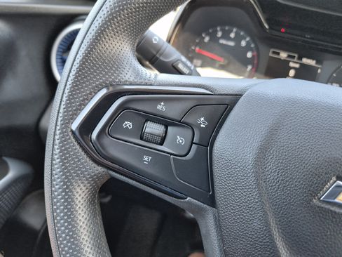 Used 2025 Chevrolet Trax LS w/ LS Convenience Package FWD image 16