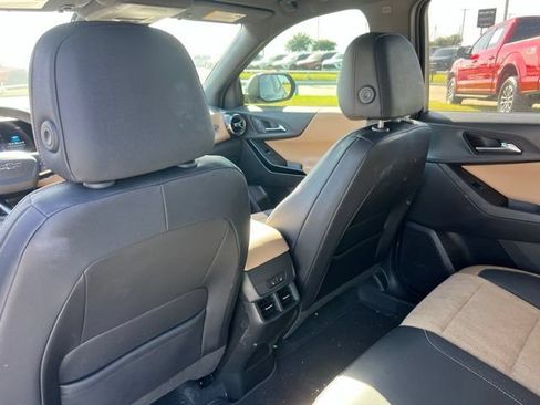 Used 2025 Chevrolet Equinox ACTIV w/ Convenience Package III FWD image 12