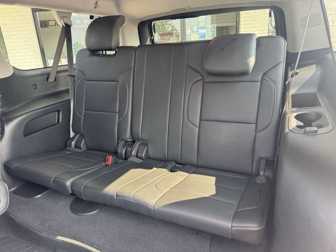 Used 2019 Chevrolet Suburban Premier RWD image 13