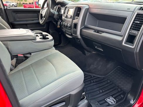 Used 2018 RAM 2500 Tradesman w/ Chrome Appearance Group AWD/4WD image 16
