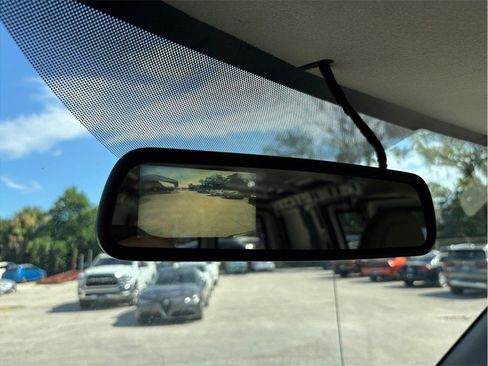 Used 2017 Chevrolet Express 2500 RWD image 23