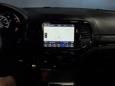 Used 2021 Jeep Grand Cherokee High Altitude AWD/4WD image 12