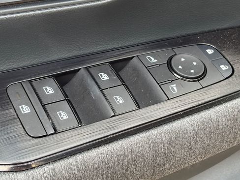 Certified 2026 Nissan Kicks SV FWD image 6