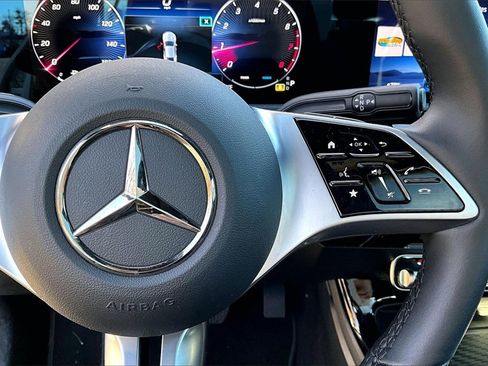 Used 2025 Mercedes-Benz CLA 250 4MATIC image 21