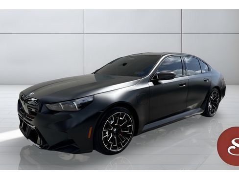 Used 2026 BMW M5 w/ Carbon Package AWD/4WD image 1