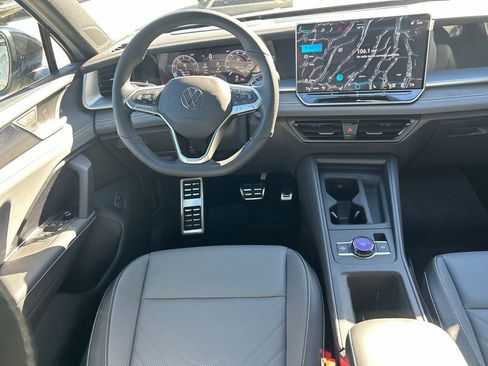 New 2026 Volkswagen Tiguan SE R-Line image 9