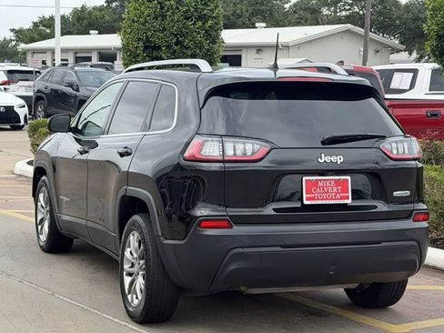 Used 2019 Jeep Cherokee Latitude Plus FWD image 5