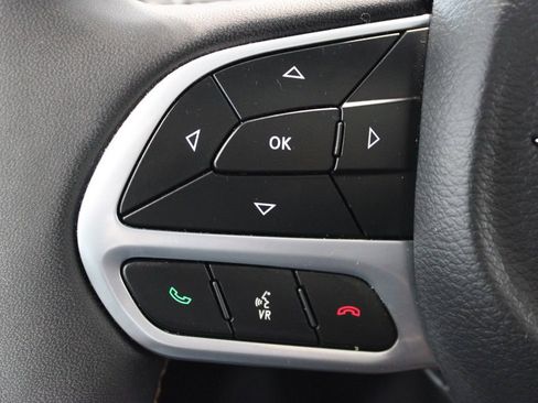 Used 2024 Chrysler Pacifica Pinnacle image 21