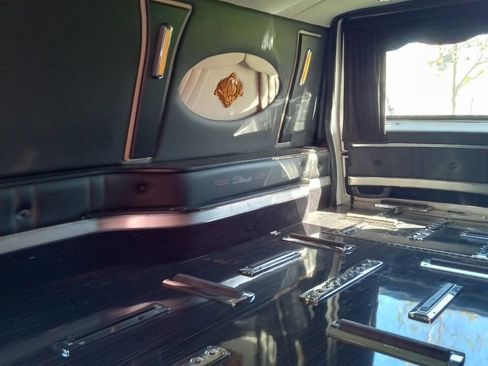 Used 2015 Cadillac XTS Hearse image 15