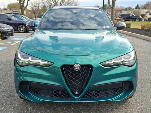 Used 2024 Alfa Romeo Stelvio Quadrifoglio image 2