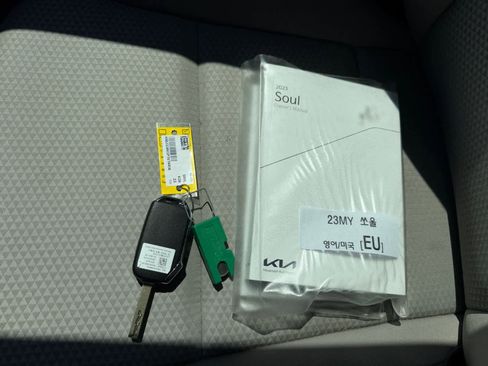 Certified 2023 Kia Soul LX w/ LX Technology Package FWD image 19