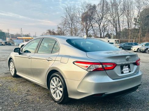 Used 2019 Toyota Camry LE image 7