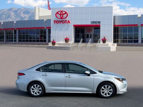 Used 2024 Toyota Corolla LE FWD image 3
