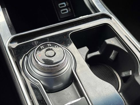 Used 2020 Ford Edge Titanium image 24