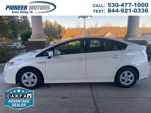 Used 2011 Toyota Prius Two FWD image 1