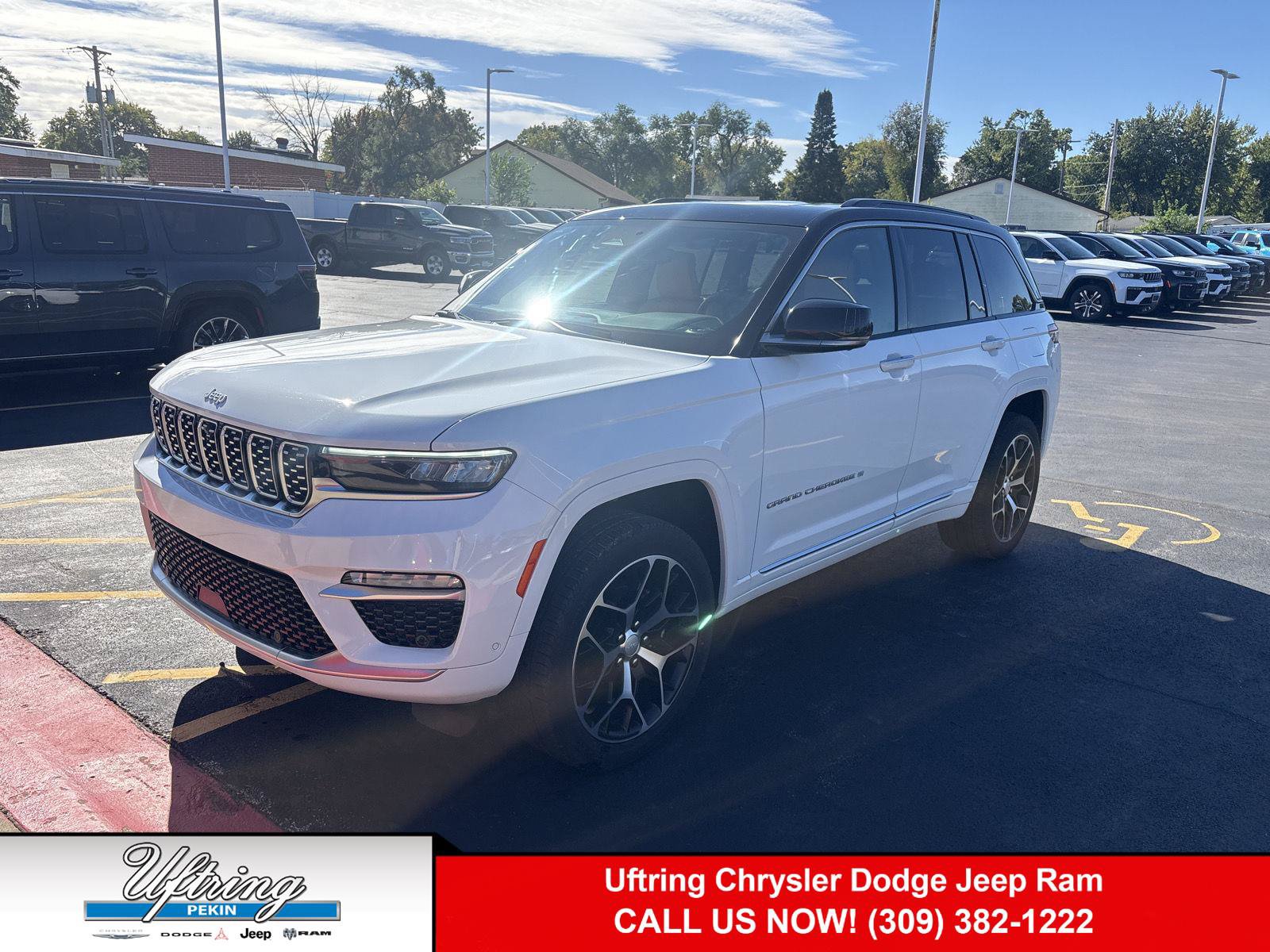 Used 2025 Jeep Grand Cherokee Summit AWD/4WD image 1