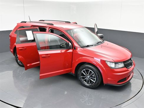 Used 2018 Dodge Journey SE w/ Blacktop Package FWD image 34
