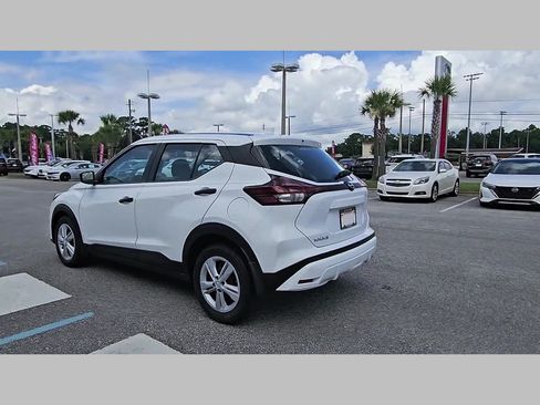 Used 2025 Nissan Kicks Play S FWD image 28