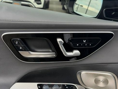 Used 2025 Mercedes-Benz GLC 350e 4MATIC image 18