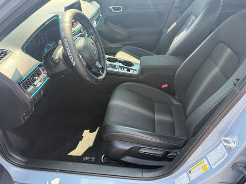 Used 2023 Honda Civic Sport image 2