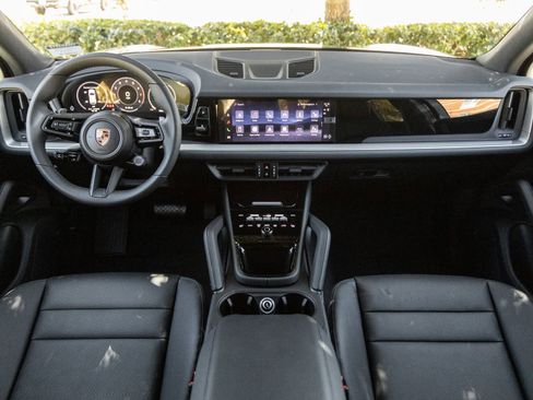 Certified 2026 Porsche Cayenne image 12