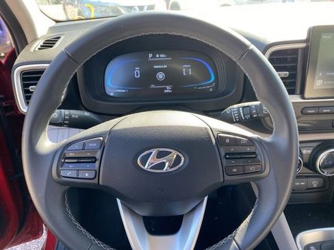 Used 2025 Hyundai Venue SEL FWD image 14