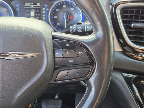 Used 2019 Chrysler Pacifica Touring-L w/ Premium Audio Group image 20