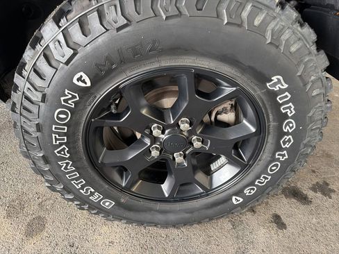 Used 2022 Jeep Wrangler Sport AWD/4WD image 9