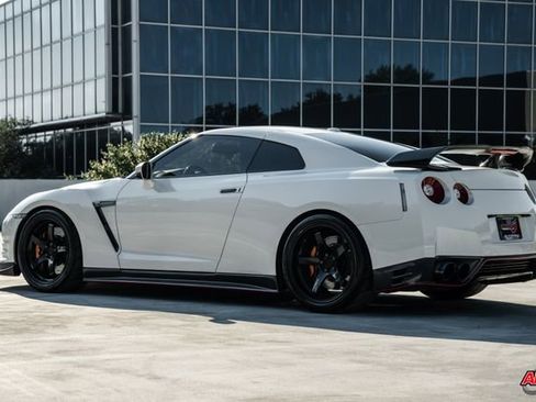 Used 2014 Nissan GT-R Premium image 63