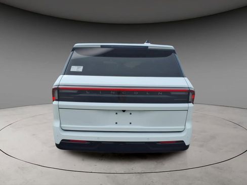 New 2026 Lincoln Navigator Reserve AWD/4WD image 7