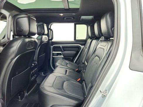 Certified 2022 Land Rover Defender 110 XS Edition image 25